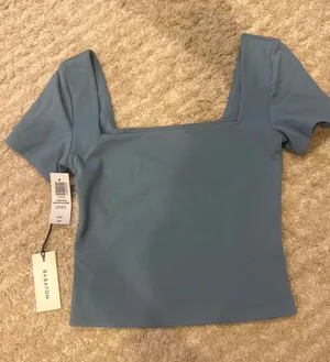 Aritzia Contour Short Square Neck Sleeve thumbnail 1