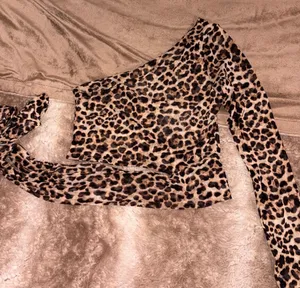 Windsor Leopard Top Crop thumbnail 1