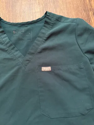 FIGS Women’s Caribbean Blue Catarina One Pocket V-Neck Classic Scrub Top-Size XS thumbnail 6