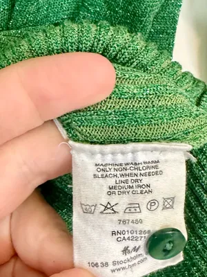 H&M Metallic Green V-Neck Button Cardigan Sweater - Size: Medium thumbnail 4