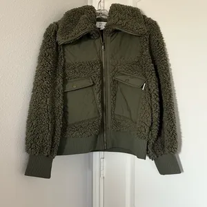 Frye & Co. Green Sherpa Fluffy Jacket Bomber Coat Pockets Zipper Zip-Up Winter thumbnail 6