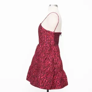 ALICE +‎ OLIVIA. Jamila Fit-&-Flare Dress. thumbnail 6