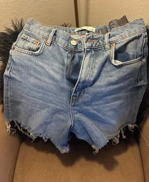 High-Waisted Jean Shorts ZARA thumbnail 1