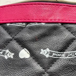 Betsey Johnson Quilted Heart Wristlet Wallet – Black & Pink Y2K Era‎ thumbnail 7