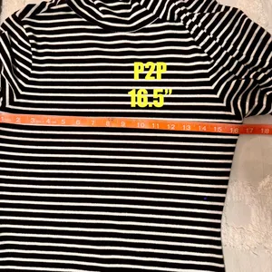 Express‎ Women's Sz M striped metallic Silver White Black Turtleneck Knit Top thumbnail 10