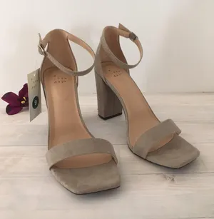 Square Toe Heels, Size 9 Gray thumbnail 2