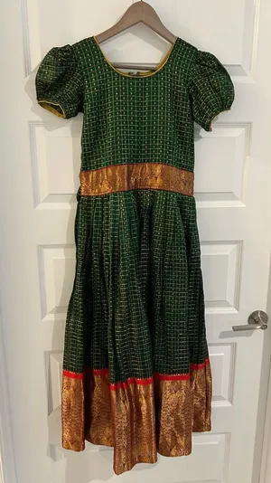 Indian Dress Partywear Green Gold Size S thumbnail 1
