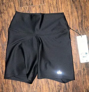 Alo Yoga Shorts thumbnail 1