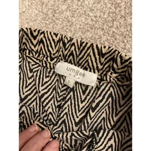 Umgee Boho Wide Leg Drawstring Waist Pants | Silky Chevron Print | Size Small thumbnail 6
