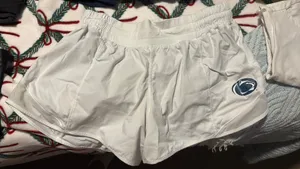 Lululemon Shorts Hotty 2.5" Penn State thumbnail 1