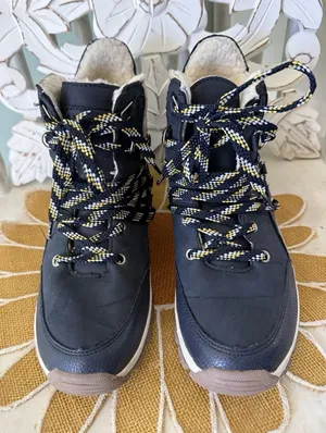 Nautica Outdoor Lace Up Winter Aliza Boots Women's Navy /‎ Tan / White SZ 8 thumbnail 1