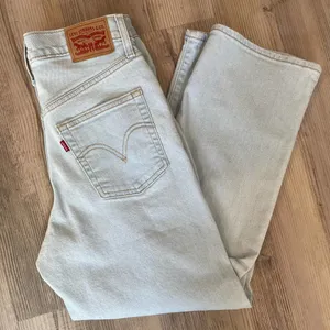 Levi's Ribcage Straight Ankle Jeans - size 28 thumbnail 5