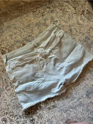Old Navy Women’s Distressed High-Waist Denim Shorts Size 10 Light Wash thumbnail 5