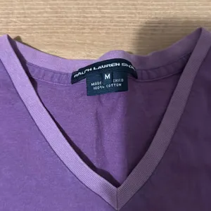 Vintage Ralph Lauren Sport Lavendar Purple 100% Cotton‎ T-Shirt Size Medium with thumbnail 2
