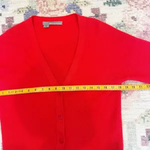 360 Cashmere Cardigan Sweater Medium Quiet Luxury Soft Capsule Holiday Red thumbnail 5