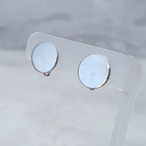 Vintage Clip On Earrings 5/8" Mirrored Silver Tone Disk - Marks - Fair Condition thumbnail 3