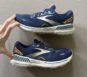 Brooks Adrenaline GTS 23 Sneakers thumbnail 4