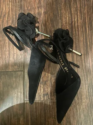 Gianni Bini Black Heels Women’s 9.5 closed toe thumbnail 1