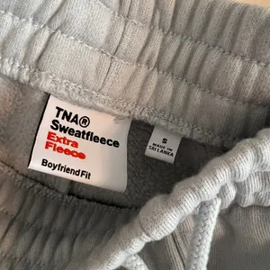 Aritzia Tna Extra Fleece Boyfriend Sweatpant | Size Small thumbnail 5