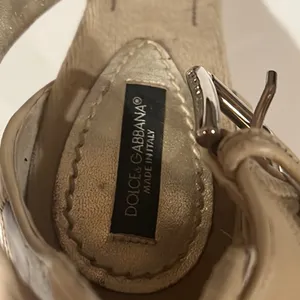 Dolce & Gabbana cream heels thumbnail 8