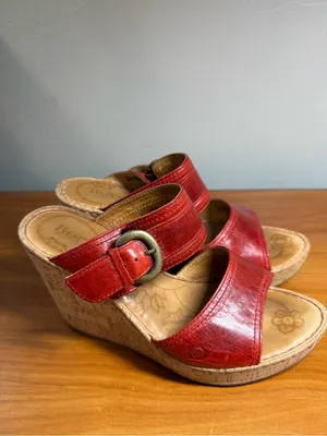Born Red Leather Slip On Wedge Heel Sandal Gold Buckle Detail Comfort‎ 9/40.5 thumbnail 2