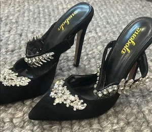 Non Signe Elegant Black Crystal Embellished Slip On Heel Size 7 thumbnail 1