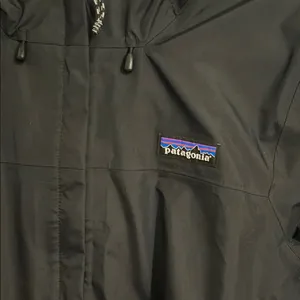 Patagonia NWOT, Women's Black Jacket thumbnail 2