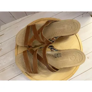 Crocs Womens 9 Brown A Leigh Strappy Cork Wedge Slip On Sandals thumbnail 6