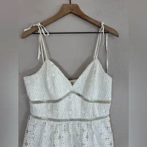 Bardot Botanical White Lace Midi Dress in Ivory size 8 Medium $139 Revolve Bride thumbnail 5