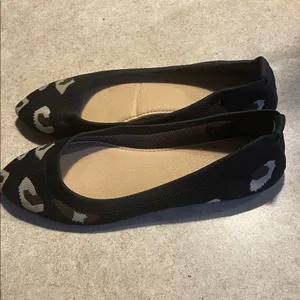 Elegant Black and Brown Women's Flats thumbnail 4