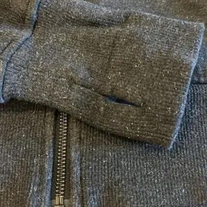 Lululemon Women’s Grey Glitter Cuddle Up Jacket/Sweatshirt Zip-up, Size 8 thumbnail 5
