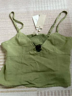 Sim & Sam Green Smocked Back Linen Blend Cropped Cami Tank Top Large NEW thumbnail 1