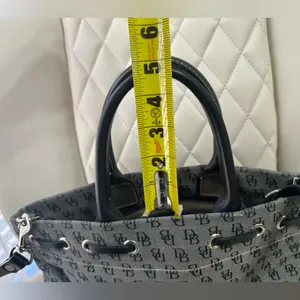 Dooney & Bourke Monogram Signature Tassel Tote Vintage purse thumbnail 10