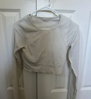Lululemon Long Sleeve thumbnail 3