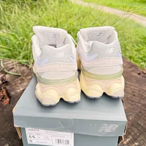New Balance 9060 white & cream sneakers women size 5.5 #newbalance #trainers thumbnail 3