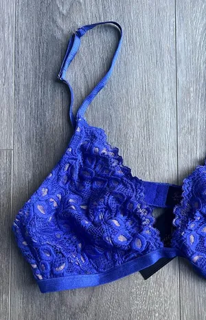 Frederick’s of Hollywood Blue Lace Bralette Medium New thumbnail 1