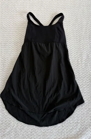 Lululemon Black Racerback Tank Top with Built-in Bra Size 4 High-Low Hem thumbnail 1