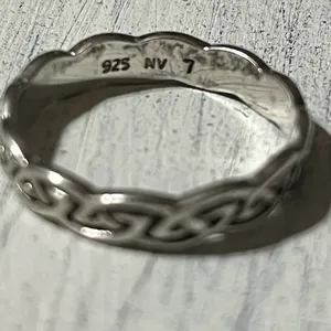Avon Filigree style sterling silver ring. Size 7 thumbnail 3