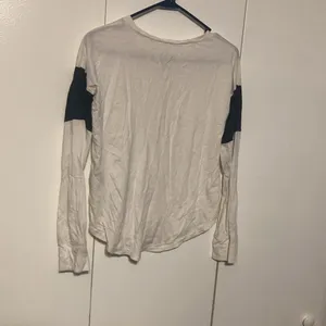 Hollister Easy Tee White/Blue Long Sleeve Tee thumbnail 5