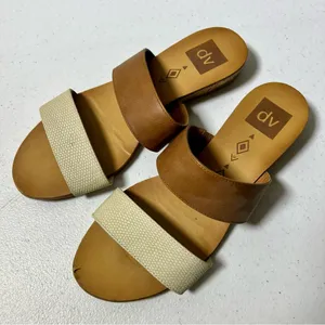 DV Dolce Vita Pris 2-Tone Vegan Leather Cork Wedges thumbnail 1