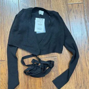 NWT Zara front‎ tie cropped Knit sweater w tie -M thumbnail 2