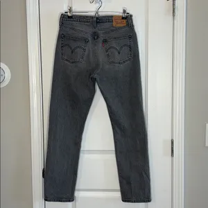 Levi's 501 Jeans Women 28x30 Grey Denim Original Fit Button Fly Stretch 5 Pocket thumbnail 5