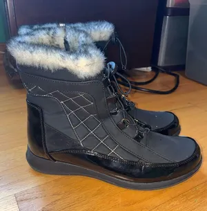Sporto Women's Black Faux Fur Lined Winter Lace-Up Boots thumbnail 1