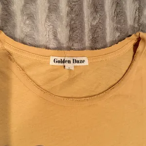 Golden Daze "Sweet Child‎ of Mine" Distressed Graphic Tee Mustard Yellow L thumbnail 4