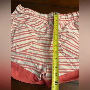 Lululemon Play All Day‎ Cuffed Shorts thumbnail 7