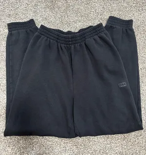 PINK Victoria's Secret Sweatpants thumbnail 1