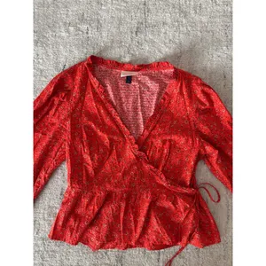 Universal Thread Red Floral Wrap Blouse Womens Large Long Sleeve Tie Waist thumbnail 6