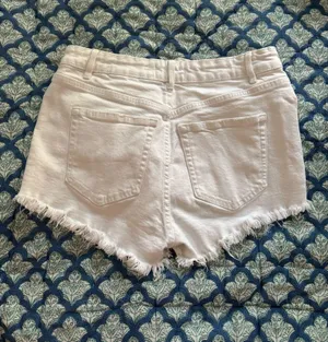 Zara white denim shorts  thumbnail 2