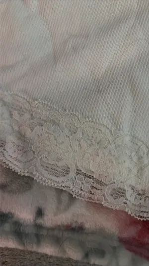 Hollister Lace Trim Tank Top thumbnail 4