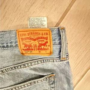 Levi's Light Blue High-Rise Button-Fly Distressed Women's Jeans thumbnail 8